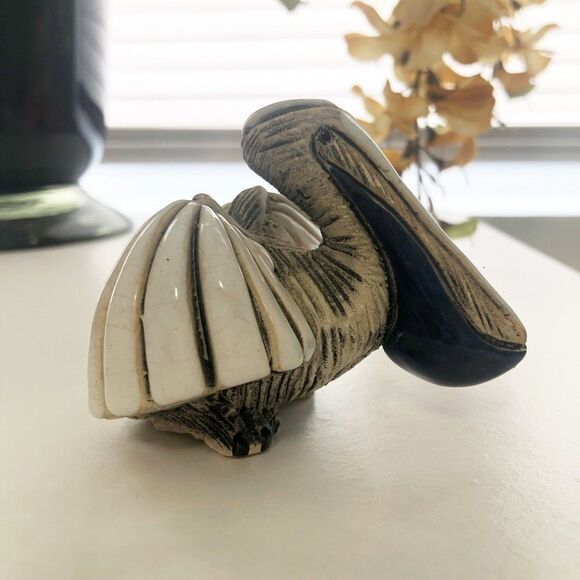 Artesania Rinconada Pelican figurine. Collection piece. Bird Lover. Beach Lover - Picture 3 of 8